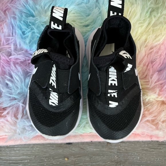 5c toddler Nikes - Picture 3 of 3